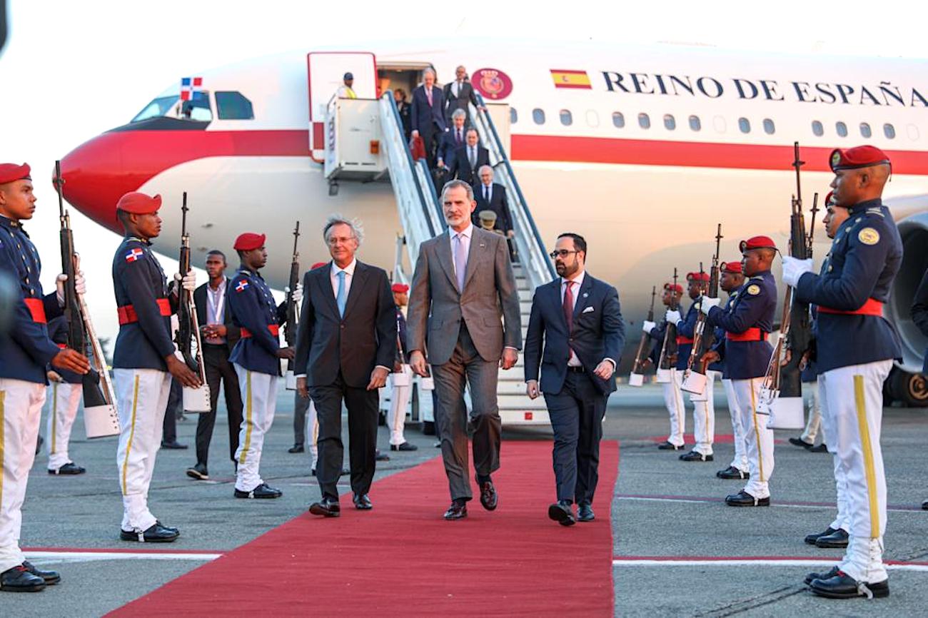 O Rei da Espanha, Felipe VI, chega ao país para sua participação na XXVIII Cúpula Ibero-Americana