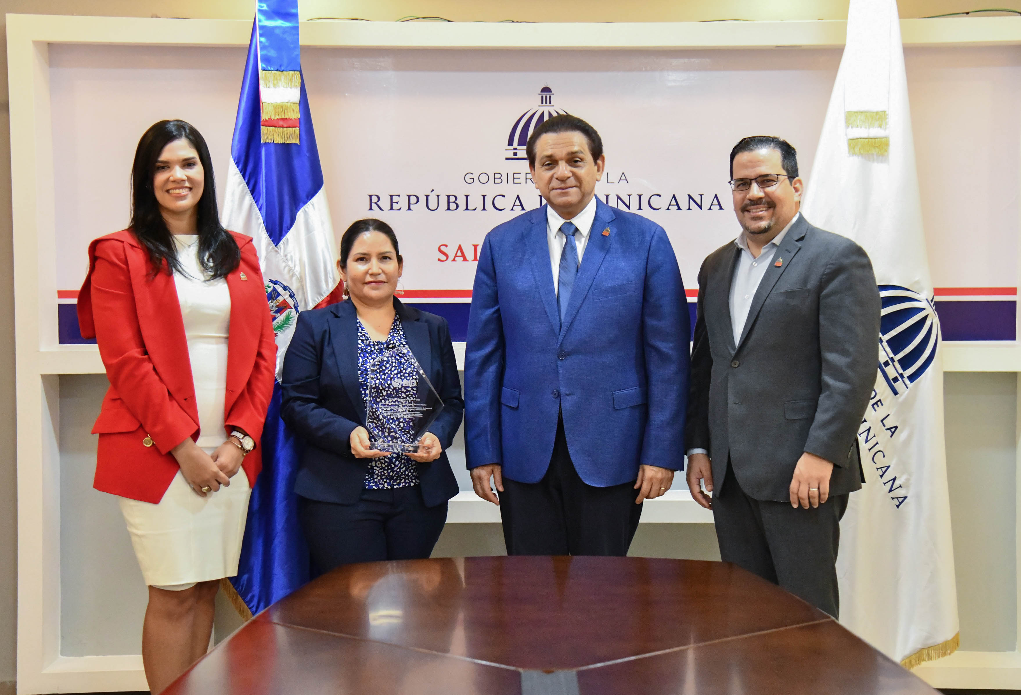 REPÚBLICA DOMINICANA: Ministerio de Salud Pública recibe reconocimiento del BID por buen desempeño
