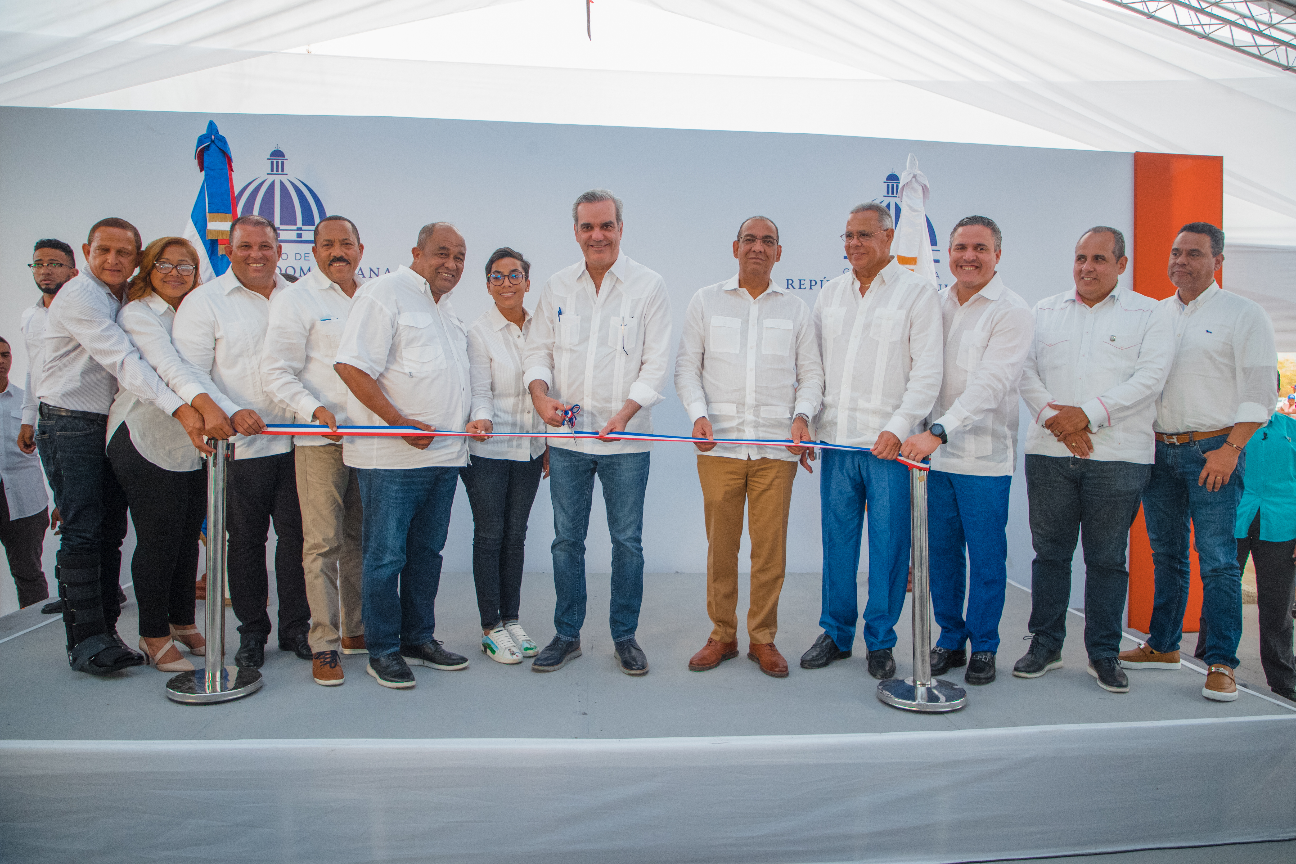 REPÚBLICA DOMINICANA: Presidente Abinader inaugura carretera Guayubín-Las Matas de Santa Cruz-Copey