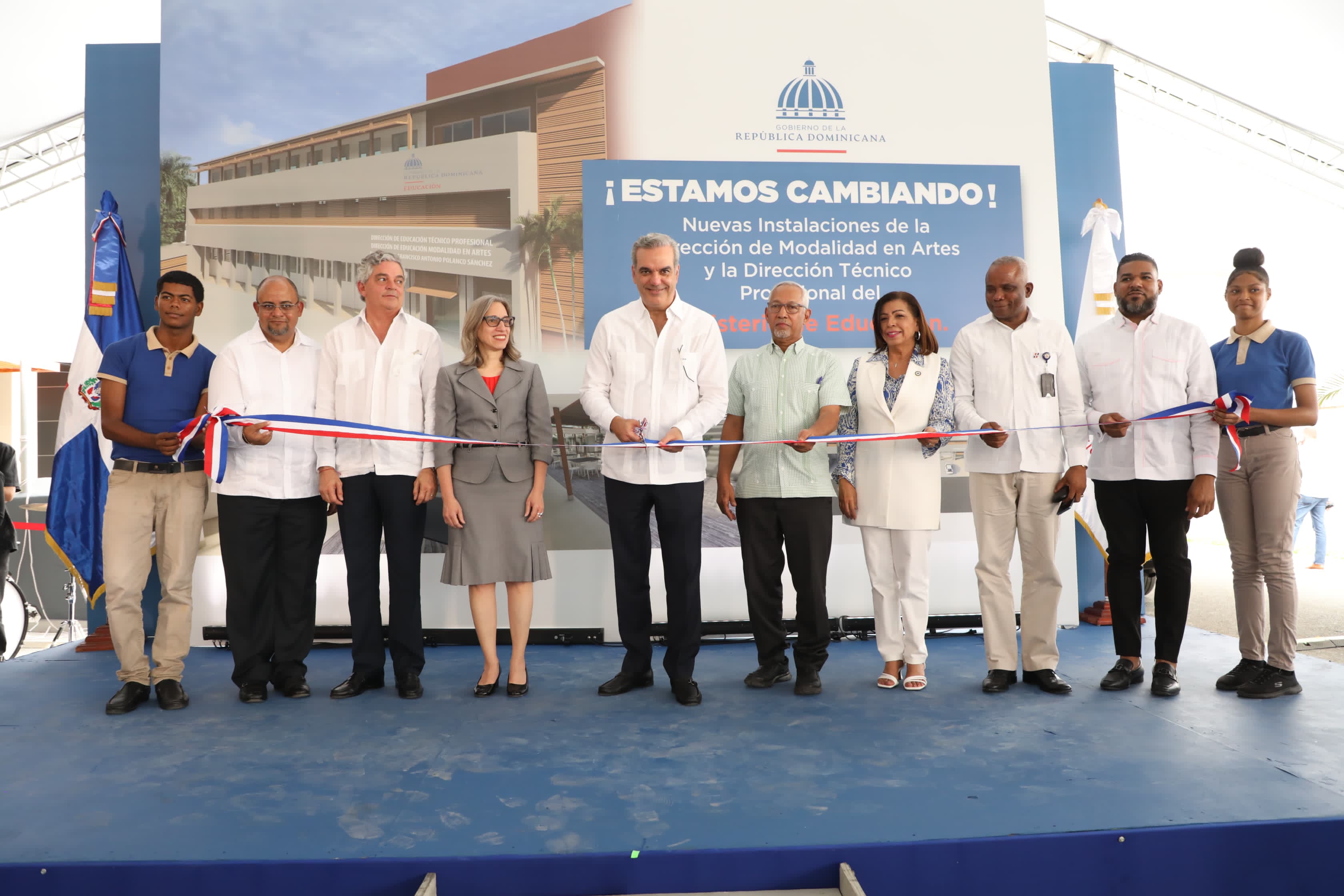 REPÚBLICA DOMINICANA: Presidente Abinader entrega remozamiento de instalaciones de Técnico Profesional y Modalidad en Artes del Minerd