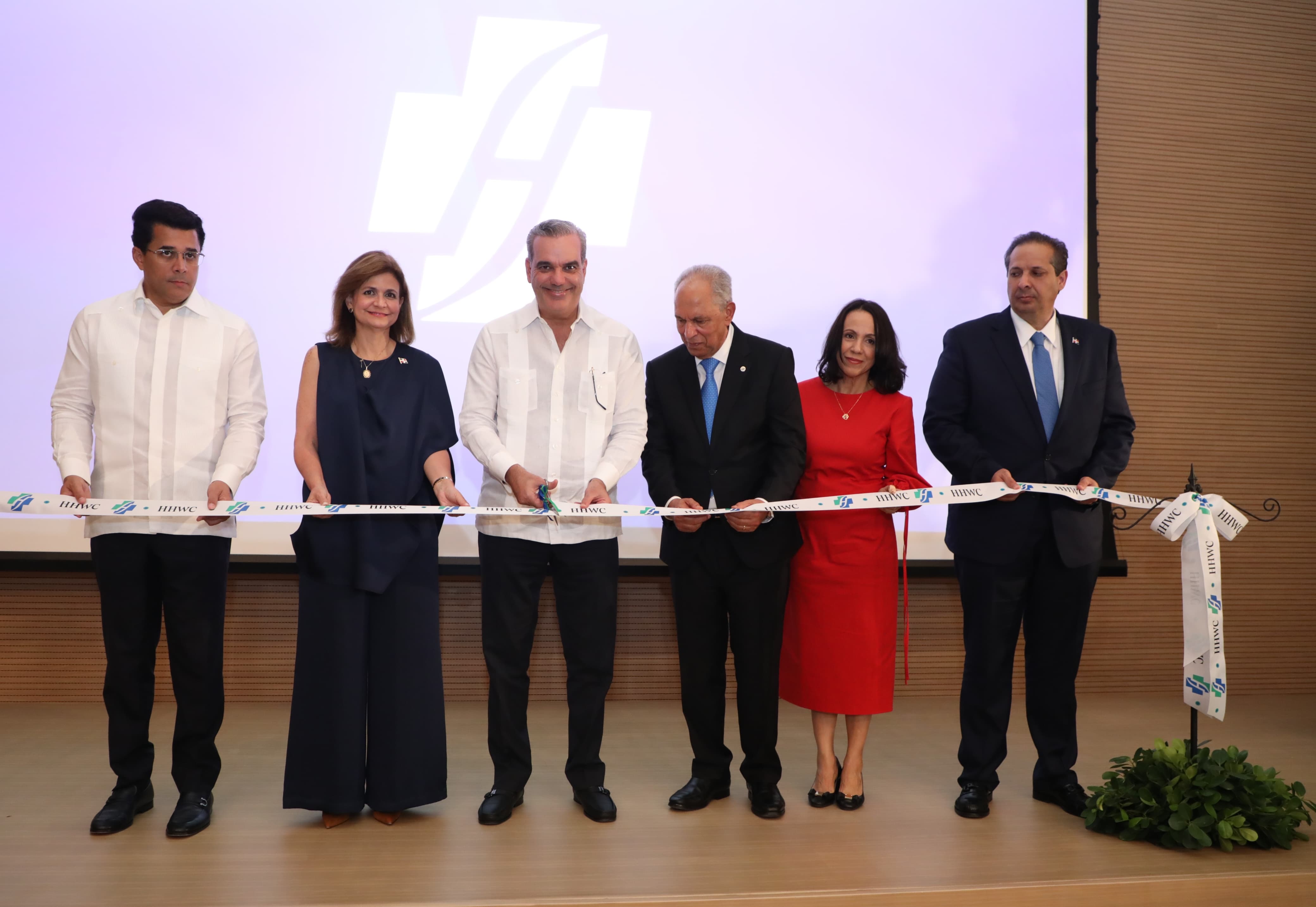 REPÚBLICA DOMINICANA: Presidente Abinader asiste a inauguración del HOMS Health and Wellness Center, que fortalecerá el turismo de salud en Santiago