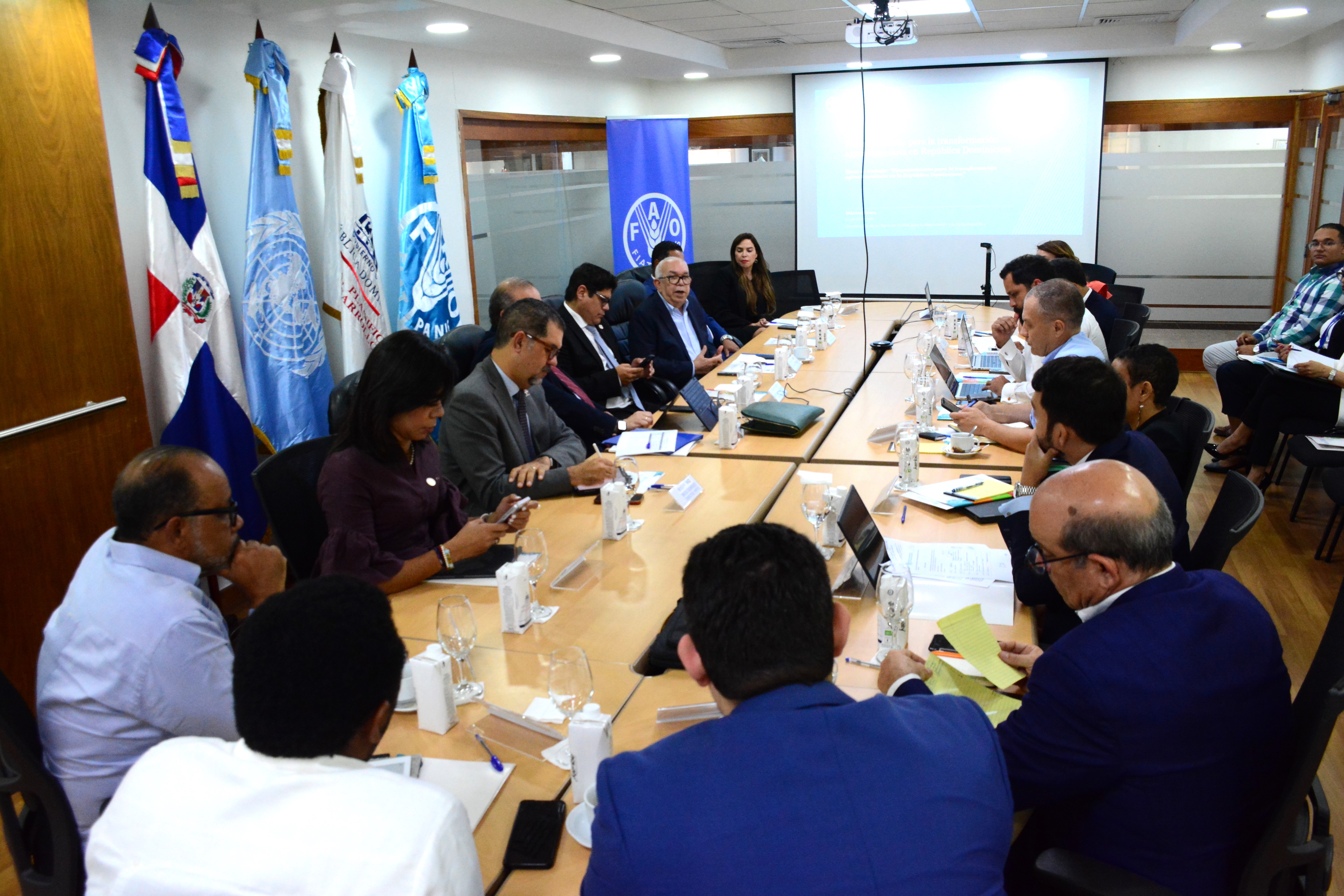Gobierno dominicano, FAO y organismos financieros nacionales e internacionales abordan temas de transformación agroalimentaria en RD