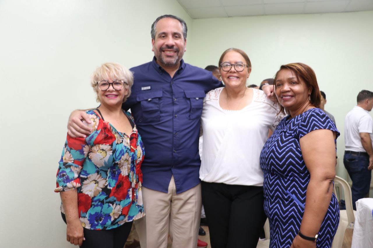 PIE DE FOTO SAN JUAN 1 Alberto Rodríguez con la gobernadora y alcaldesa de San Juan