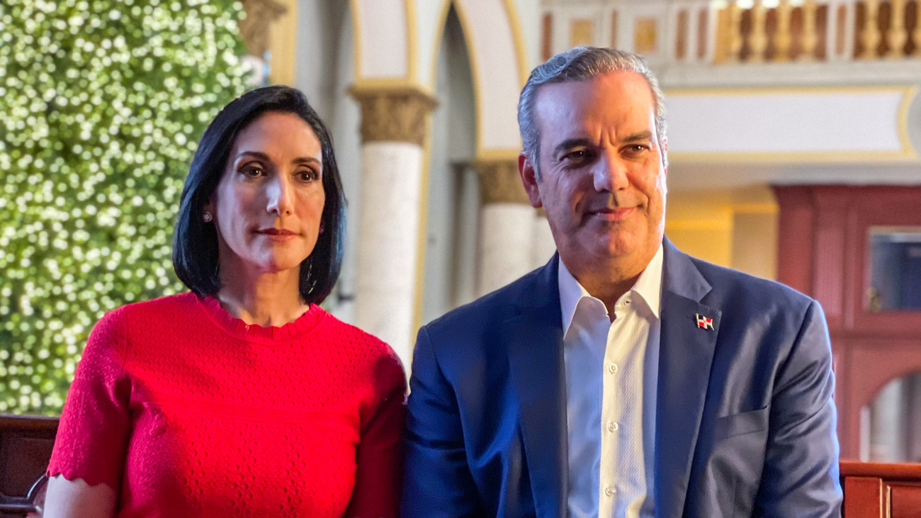 Presidente y primera dama piden protegerse y a los demás durante las celebraciones Navideñas Presidente y primera dama piden protegerse y a los demás durante las celebraciones Navideñas