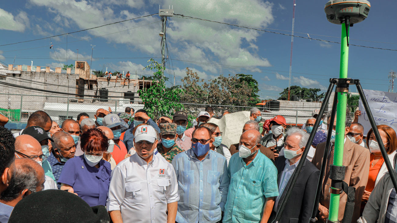 Gobierno inicia proceso de titulación en El Almirante y San Luis, en Santo Domingo Este