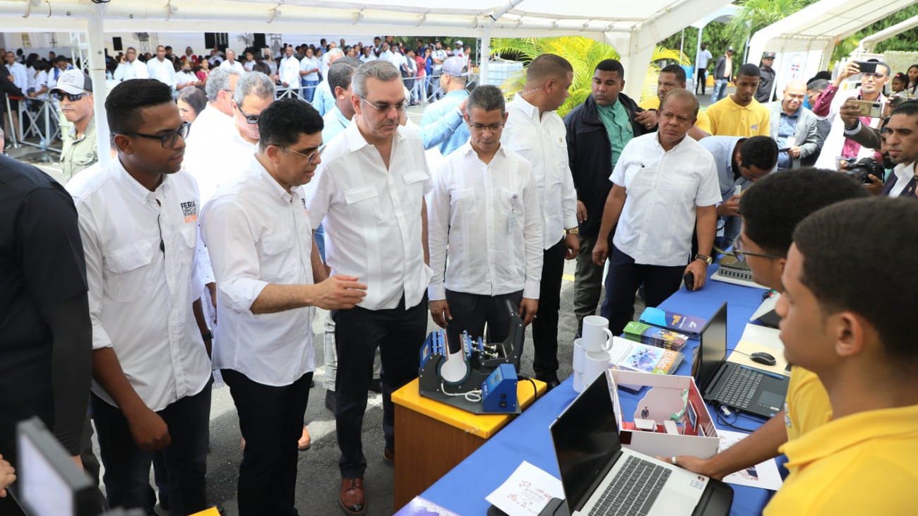 Presidente Abinader encabeza apertura de Feria Científica y Tecnológica de Cotuí