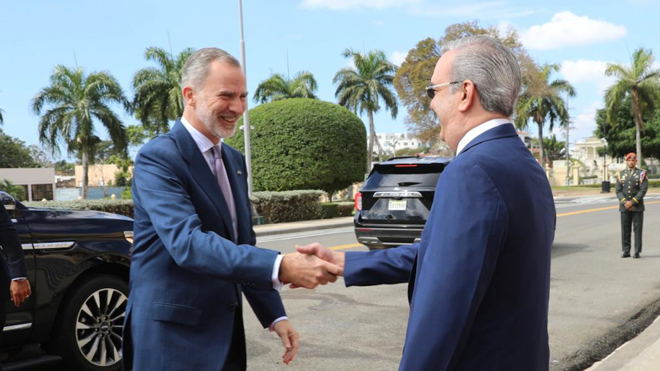 Presidente Abinader junto al rey de España 