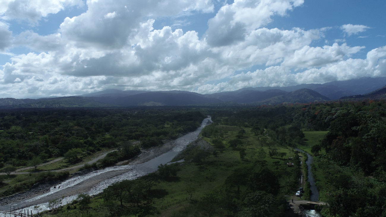 Foto panoramica del rio