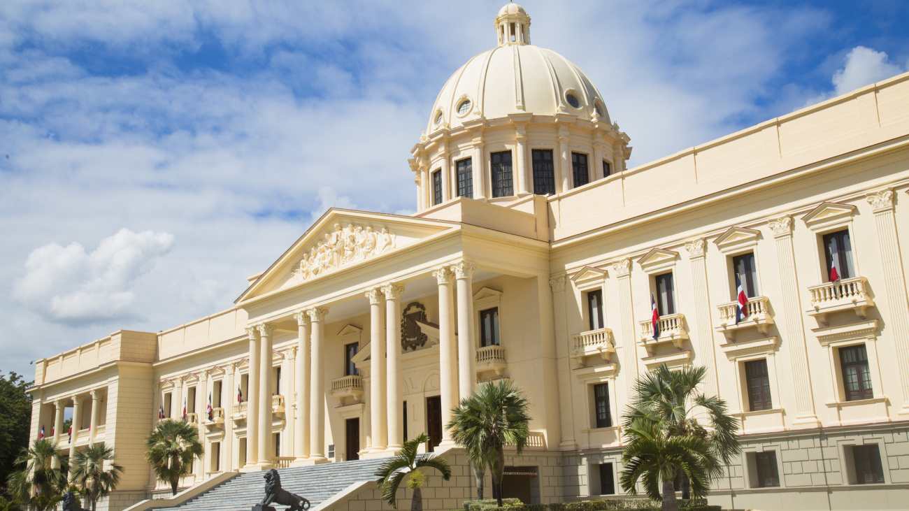 Fachada de la Institución