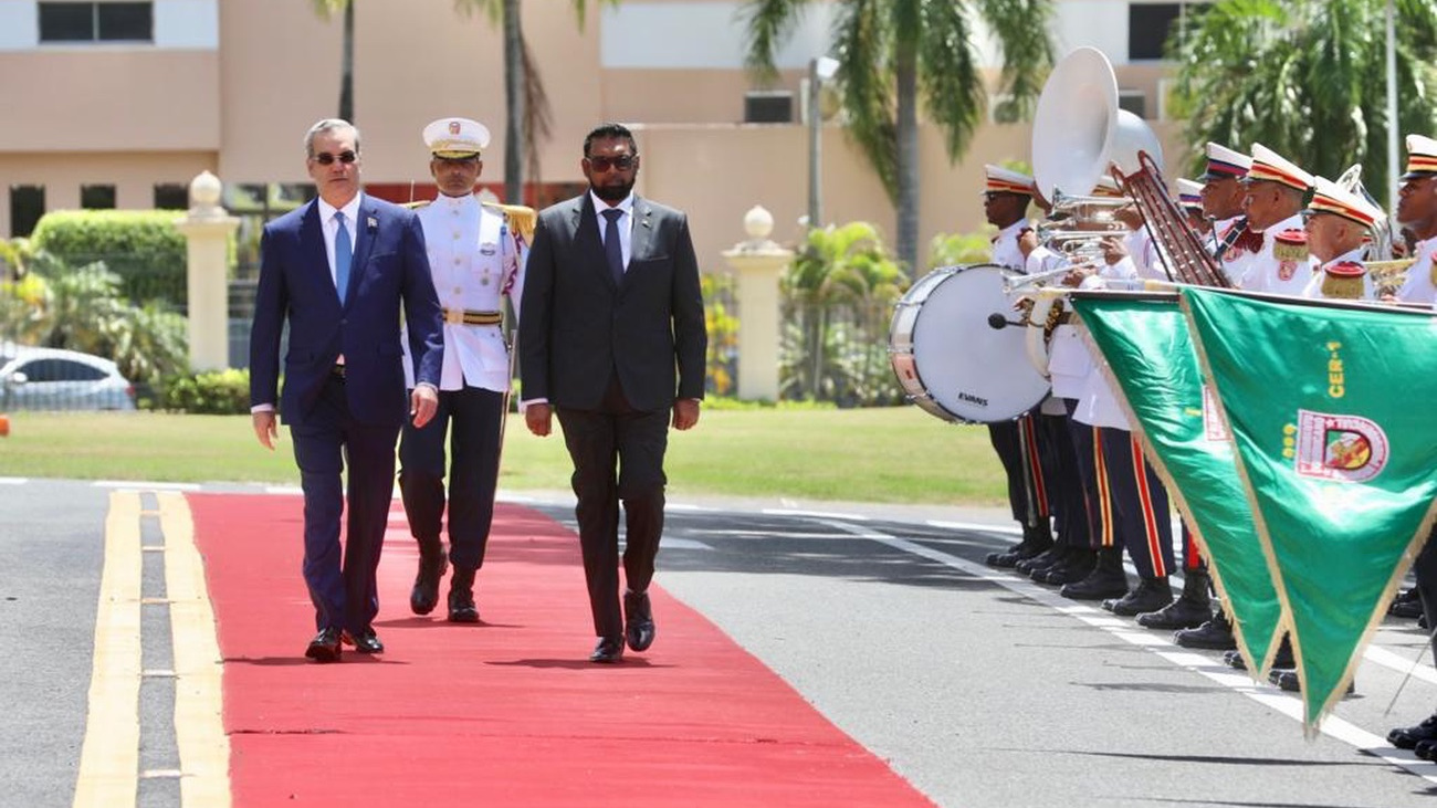 Presidente Abinader recibe a su homólogo de Guyana, Mohamed Irfaan Ali, en visita oficial