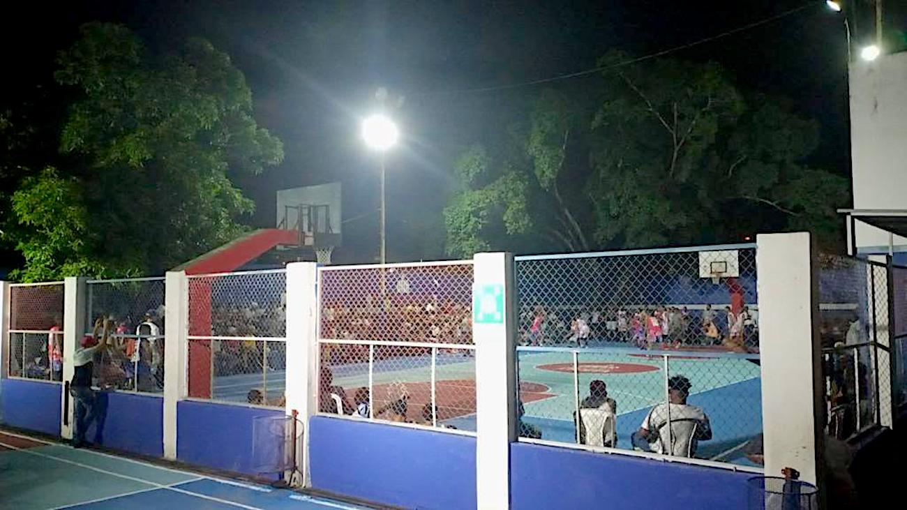 INEFI ha iluminado 54 canchas en todo el país como parte del programa "Canchas Abiertas a la Comunidad"