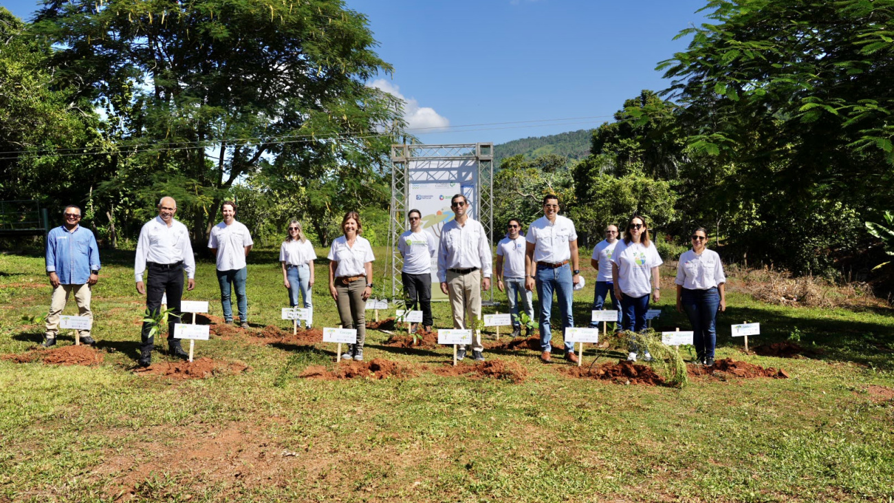 Ministerio de Medio Ambiente desarrolla jornada forestal en la microcuenca del Higüero 