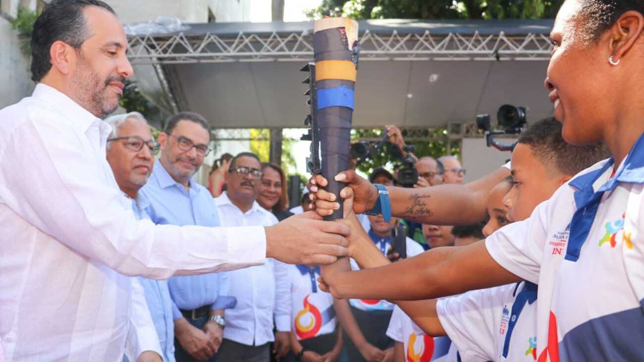 INEFI inicia recorrido de la antorcha de los X Juegos Escolares Deportivos Nacionales Barahona 2023