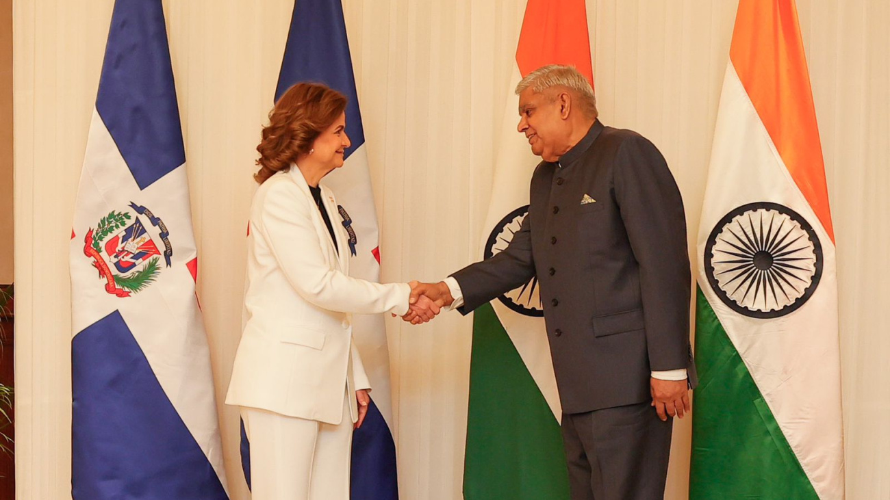 Encuentro entre el Vicepresidente de la República de la India  y la Vicepresidenta de la República Dominicana 