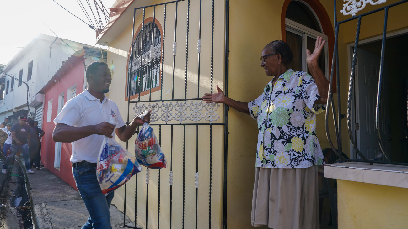 Plan de Asistencia Social de la Presidencia lleva más de 38,500 raciones alimenticias y kits de limpieza a familias necesitadas en todo el país 