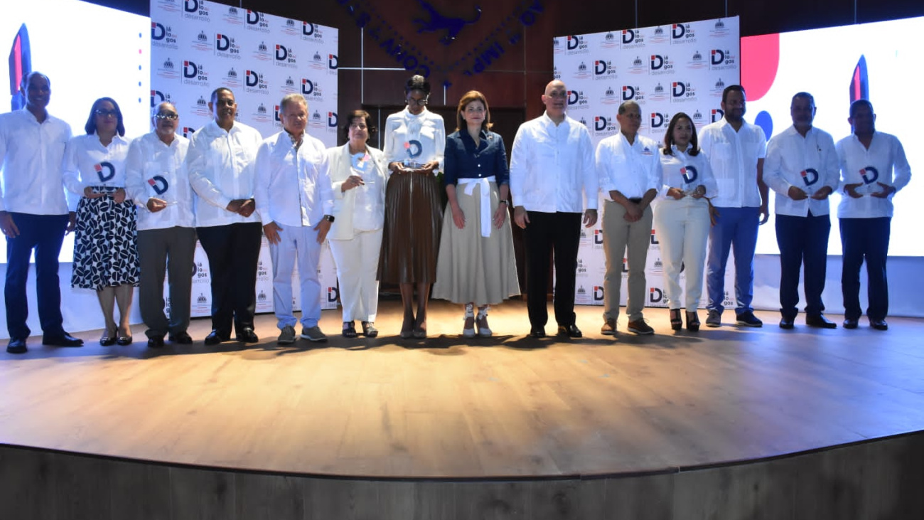 icepresidenta y Ministro de Economía encabezan Diálogos del Desarrollo región Yuma para destacar políticas y acciones que elevan la calidad de vida