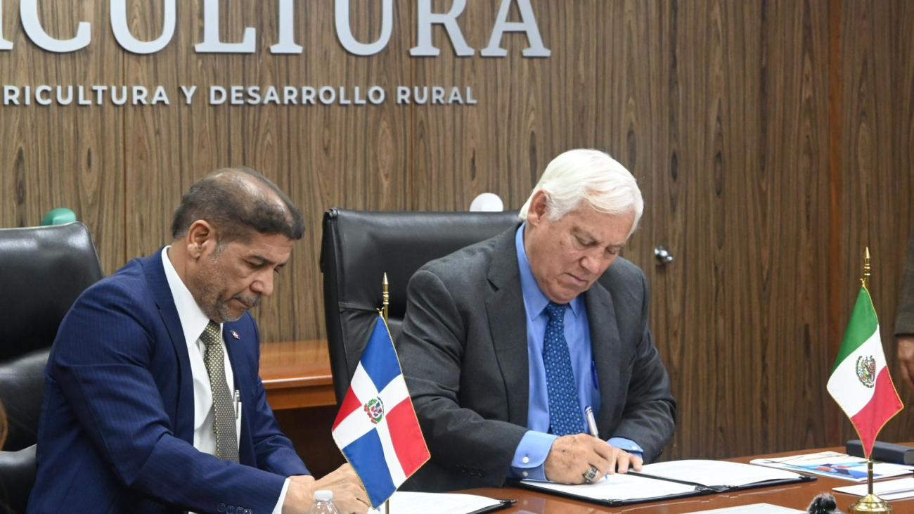 Ministros de agricultura de la República Dominicana y de México crean mecanismo interinstitucional en materia de producción agropecuaria, acuícola y pesquera para promover la seguridad alimentaria y la productividad.