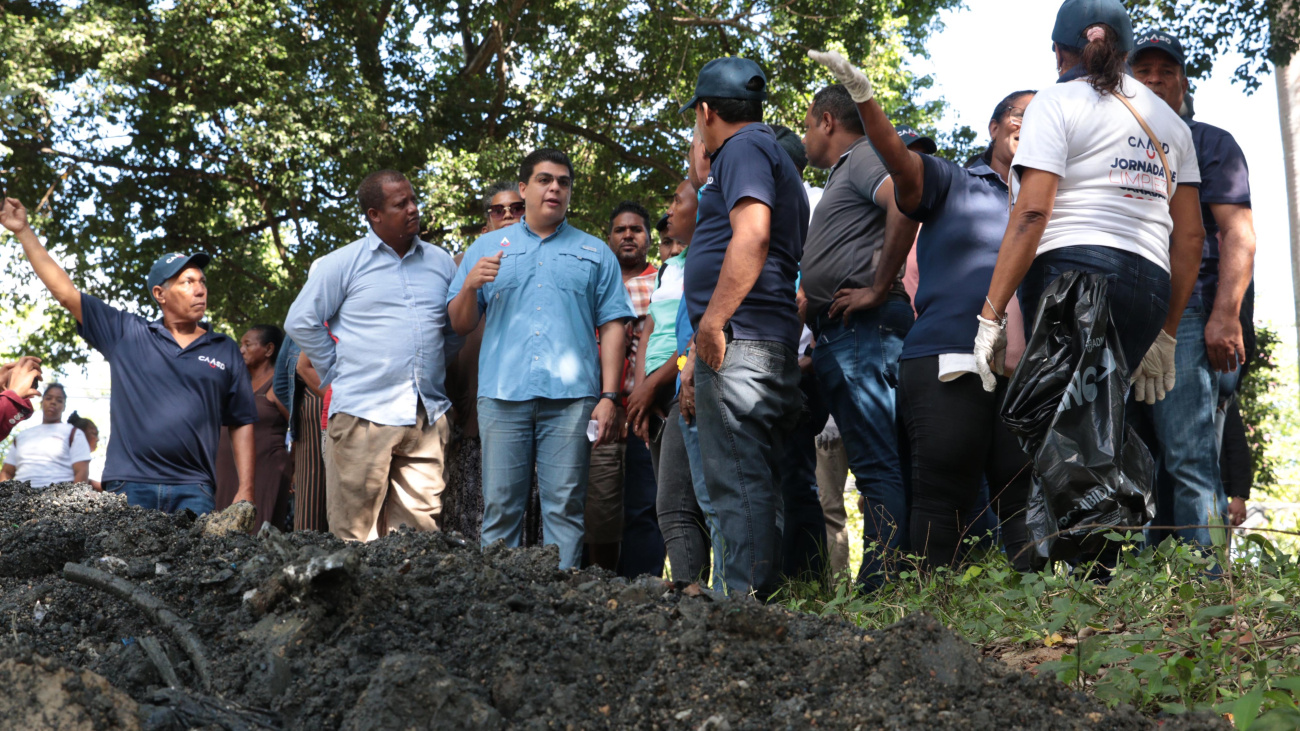 Caasd realiza jornada simultánea de limpieza de cañadas en el GSD