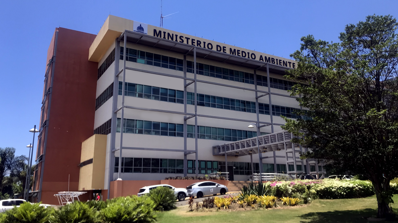 Fachada de la Institución