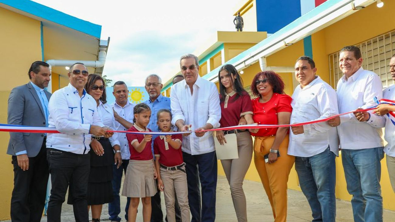 Presidente Abinader durante la inauguración