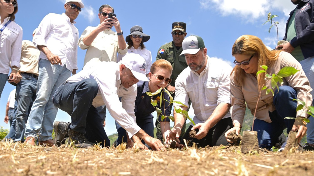 Ministerio de Medio Ambiente inicia las actividades del Mes de la Reforestación, en la región Sur del país