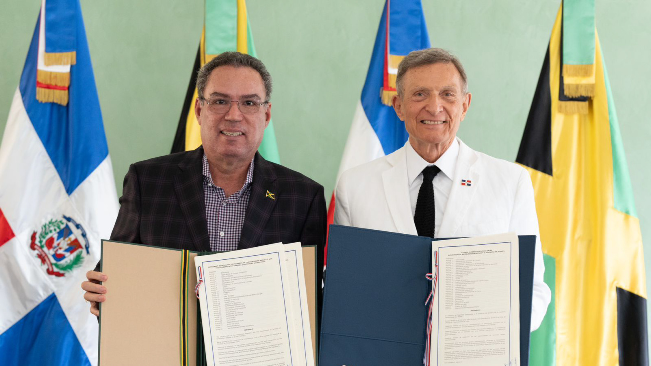 República Dominicana y Jamaica suscriben acuerdo para regular y facilitar las operaciones de transporte aéreo