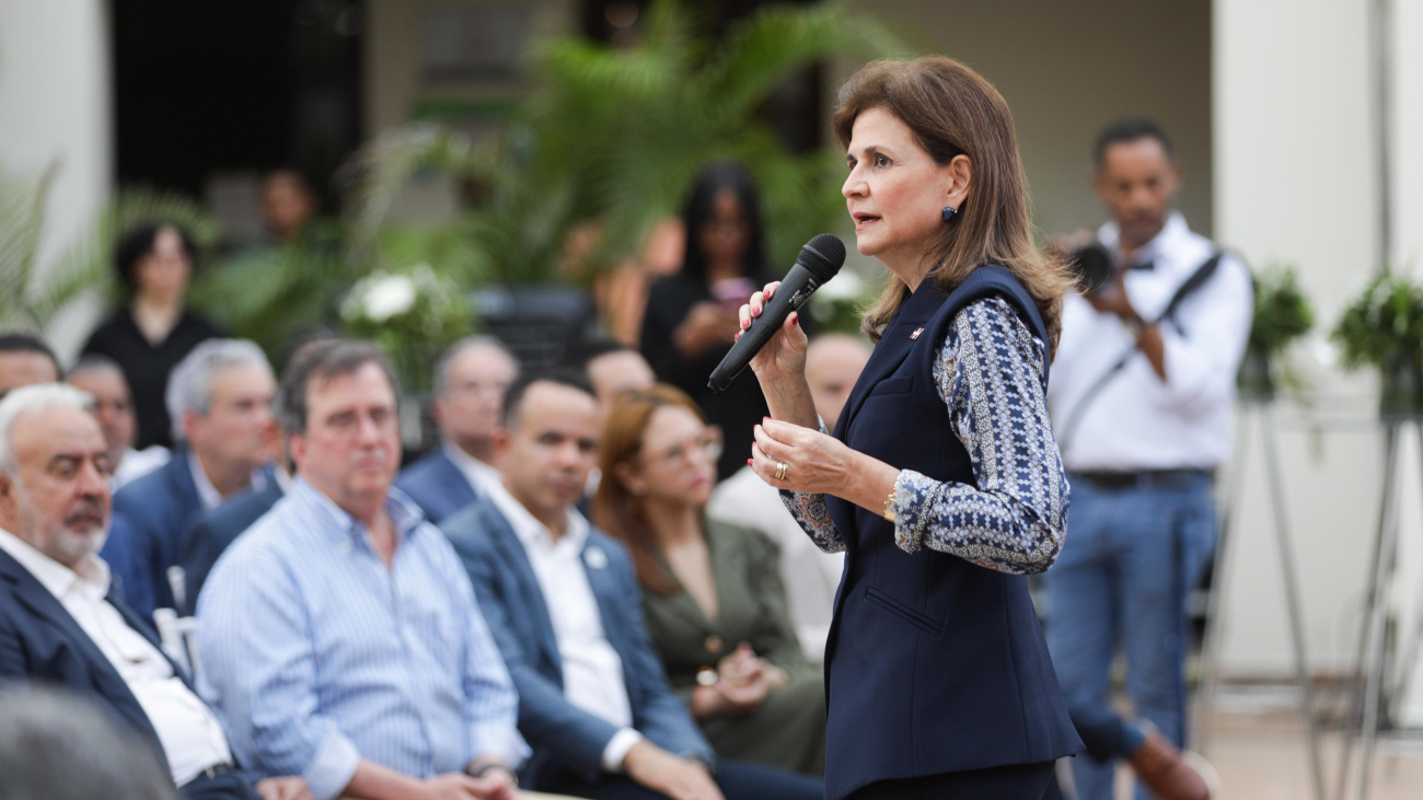 Vicepresidenta Raquel Peña