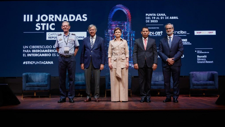 VicePresidenta durante el acto