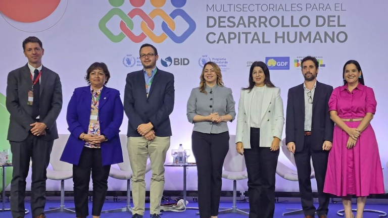 Directora general de Supérate presenta en Brasil acciones del programa social para fortalecer la seguridad nutricional de los dominicanos