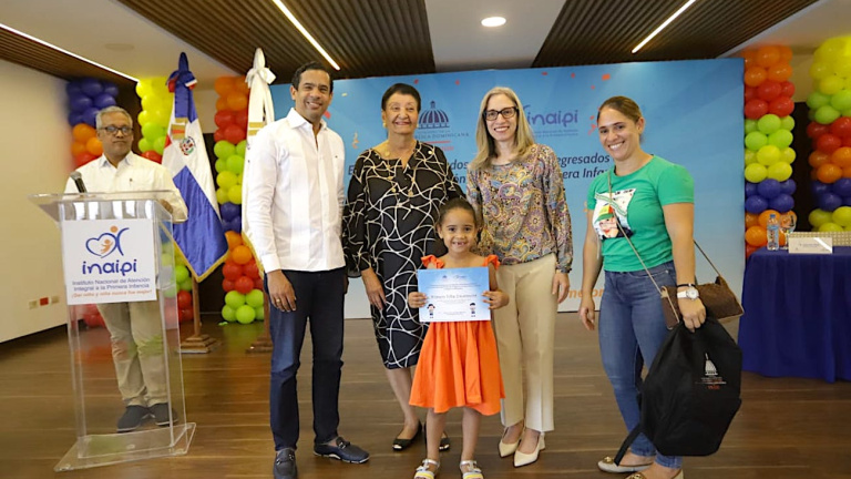 INAIPI entrega certificados a los niños y niñas que concluyeron Programa de Atención Integral a la Primera Infancia 