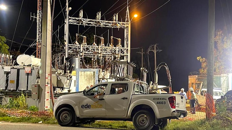 La Empresa Distribuidora de Electricidad del Este (Edeeste) culminó los trabajos y puso en operación el transformador de la Subestación BNV, en el municipio Santo Domingo Norte