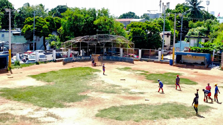 INEFI anuncia inicio de los trabajos de remozamiento del estadio de béisbol de la escuela Pedro Mir (La Zafra) con una inversión de 32 millones de pesos