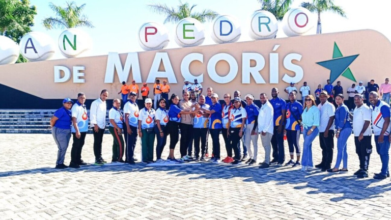 Realizan en San Pedro tercer recorrido de la antorcha de los X Juegos Escolares Deportivos Nacionales Barahona 2023