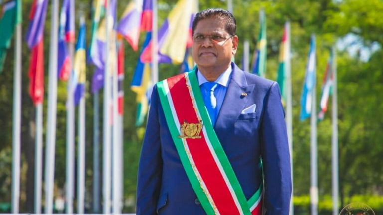 Presidente Abinader recibirá en el Palacio Nacional visita oficial de su homólogo de Surinam, Chandrikapersad Santokhi