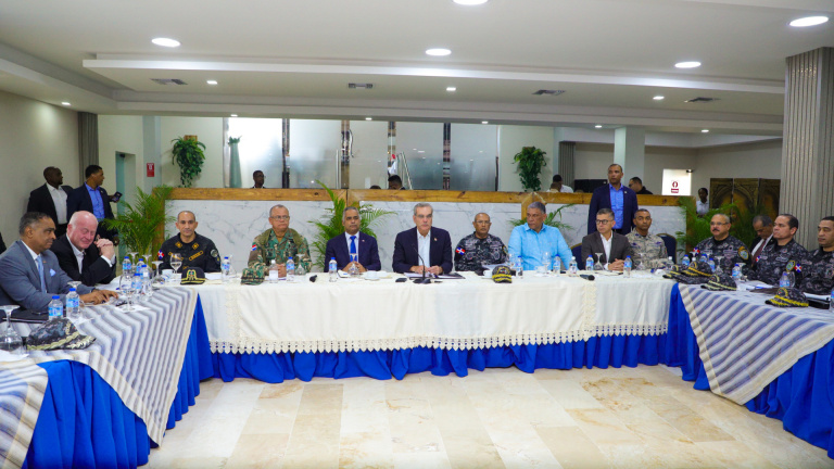 abinader instruye reforma policia