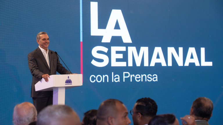 Presidente Abinader en LA Semanal con la Prensa