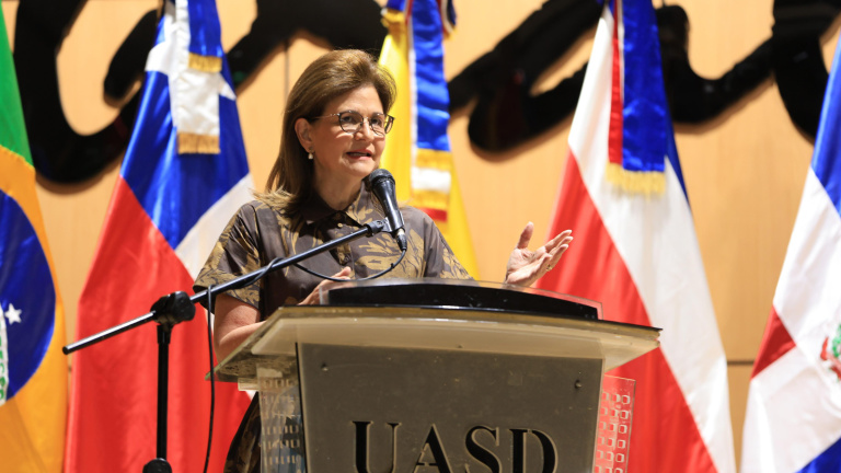 Vicepresidenta Raquel Peña